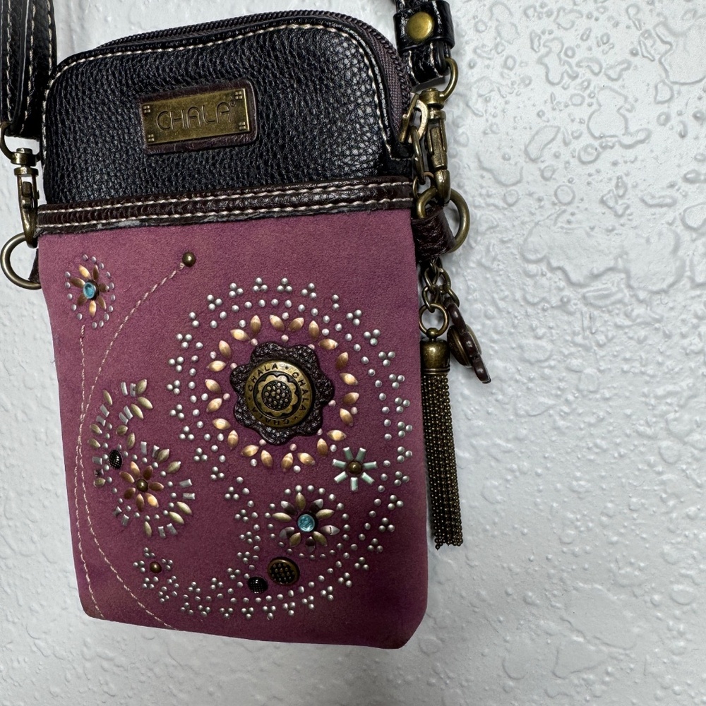 Chala Dazzled Purple Paisley Cell Phone Crossbod Purse adustable‎ strap in - Picture 14 of 15